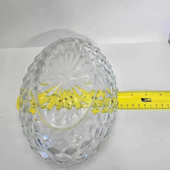 Mid-Century Clear Glass Diamond Quilt Pattern Decorative Bowl - Picture 9 of 9